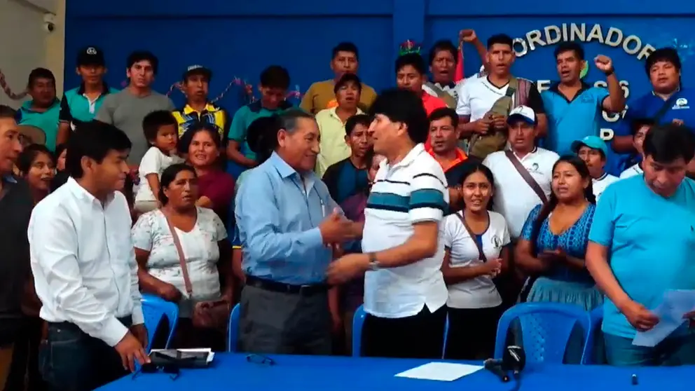 Representantes del FPV junto a Morales. RKC