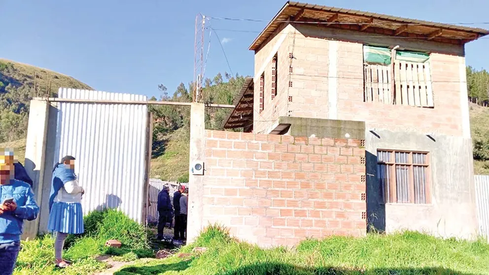 El inmueble donde Luli fue asesinada, en el Distrito Rural de Aguirre, Sacaba, 
Cochabamba./ CORTES&Iacute;A