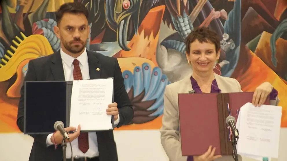 Autoridades de Bolivia y Chile suscribieron protocolos en materias de cooperación migratoria y de seguridad./ APG
