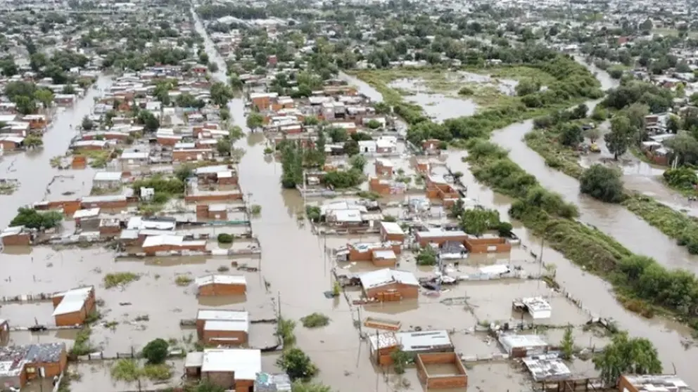 Inundaciones dejan 13 muertos y 1.300 evacuados en Argentina./ URGENTE.BO