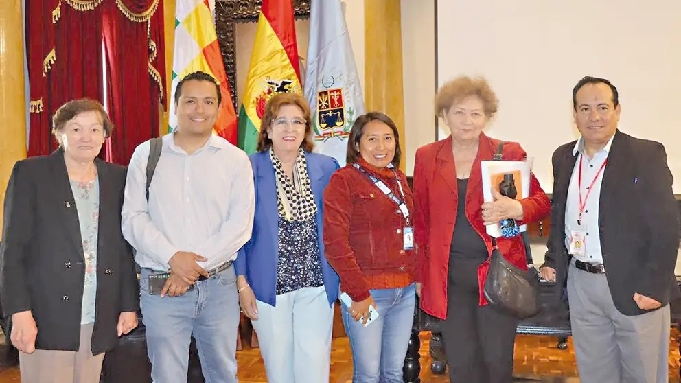 Miembros de la Comisi&oacute;n Bicentenario - Cochabamba./ RRSS, COMISI&Oacute;N BICENTENARIO COCHABAMBA