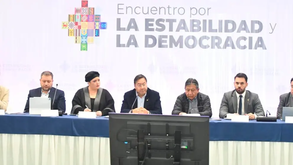 Autoridades nacionales, durante el Encuentro realizado hoy. APG