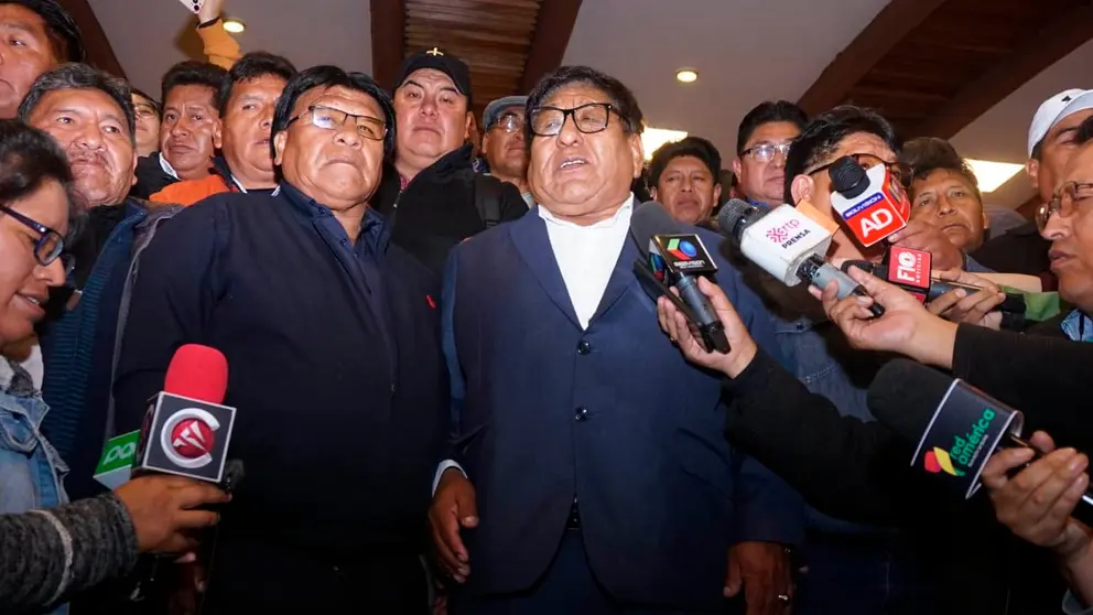 La Confederaci&oacute;n Sindical de Ch&oacute;feres de Bolivia, declararon cuarto intermedio en sus movilizaciones. APG