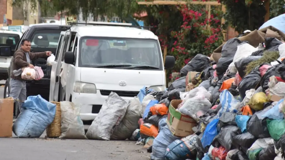 Acumulaci&oacute;n de basura en la Llajta. NO&Eacute; PORTUGAL