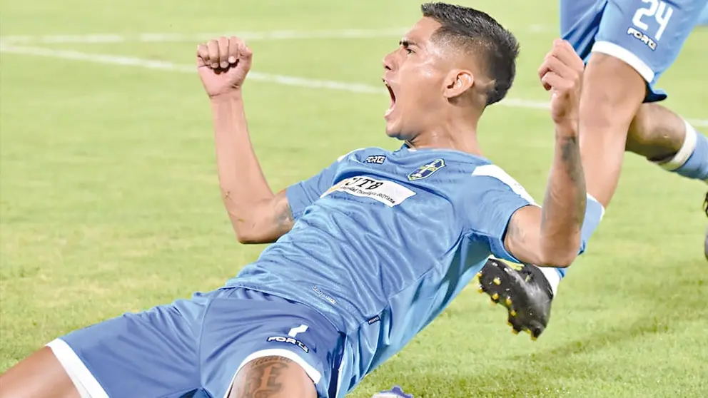 El agónico gol del triunfo de Julio Herrera./ DICO SOLÍS