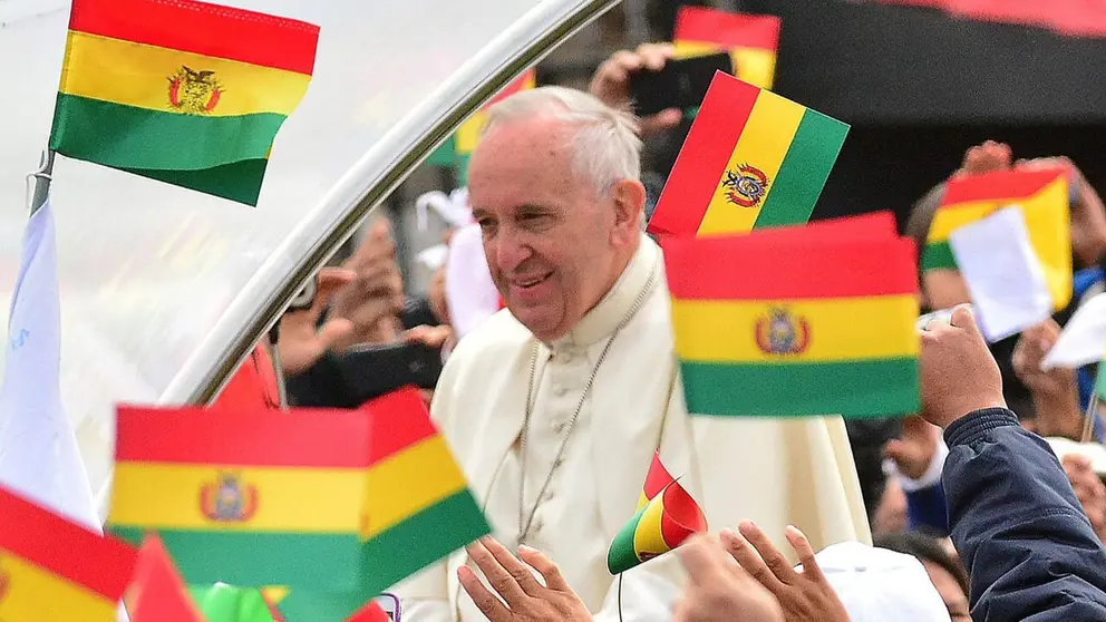 El primer papa latinoamericano en la historia del Vaticano, el argentino Francisco, durante su visita en Bolivia en 2015. APG
