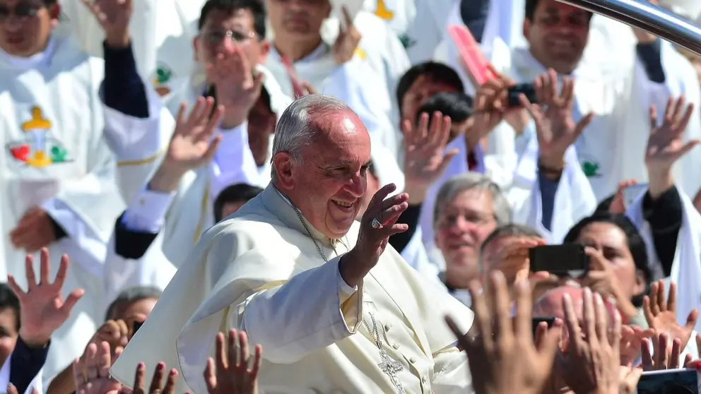 El papa Francisco, durante su paso por Bolivia, en 2015. APG