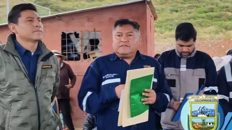 Captura de imagen de reuni&oacute;n del alcalde Nelson Gallinate con vecinos, en Colcapirhua.