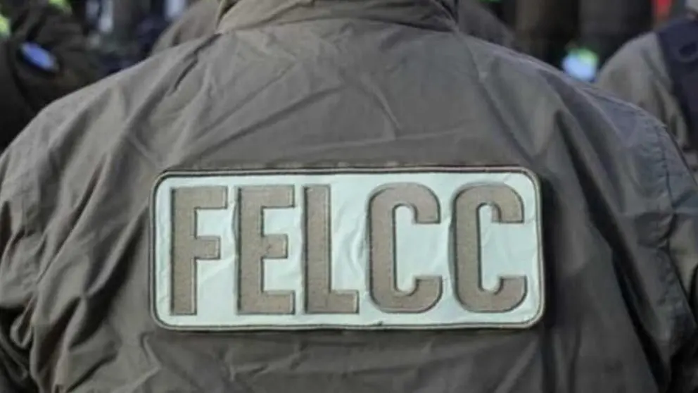 Fotografía de un policía de la FELCC./ ARCHIVO