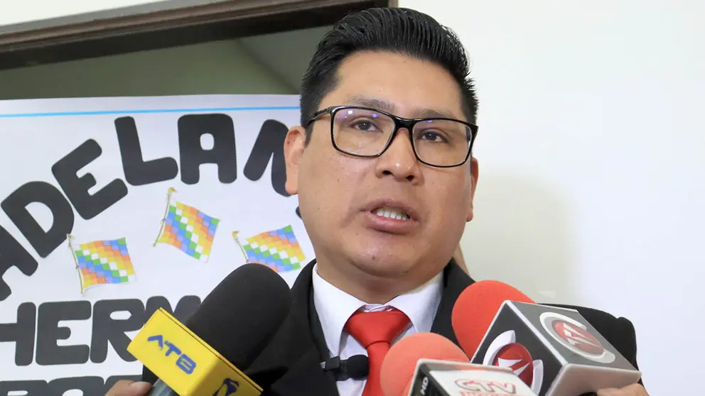 El Procurador General del Estado, Ricardo Condori, informó sobre la situación del exministro Arturo Murillo./ APG