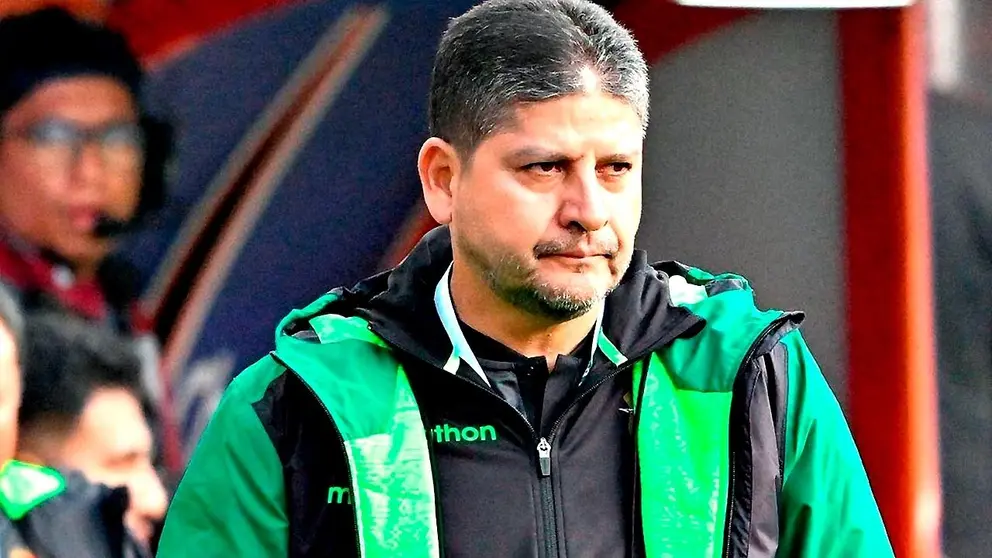 &Oacute;scar Villegas, DT de la Verde. /FBF