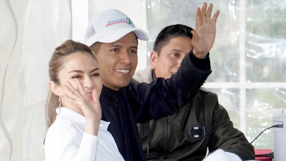 Andr&oacute;nico Rodr&iacute;guez, titular del Senado, junto a Mariana Prado./ APG