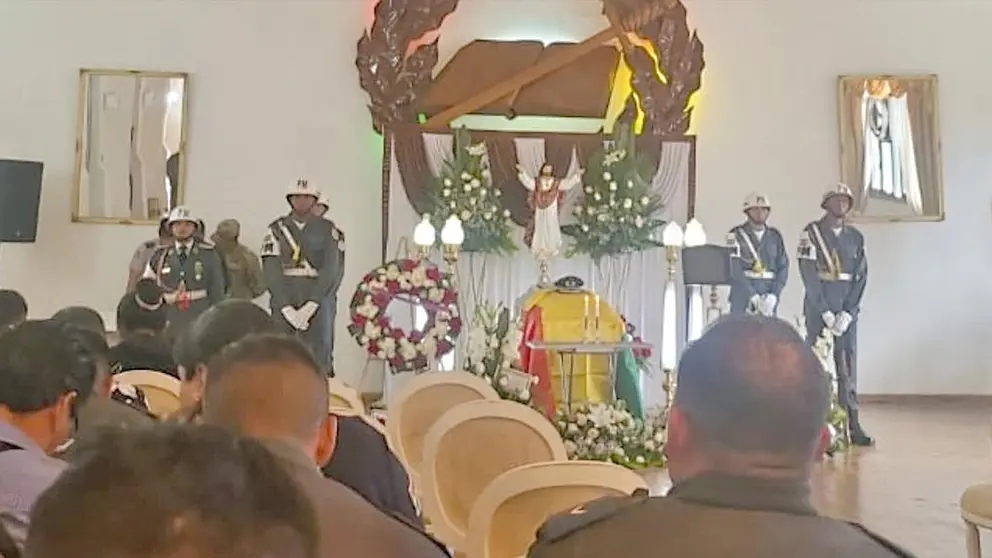 Velorio del teniente coronel Juan Javier Soliz en Cochabamba./ CORTES&Iacute;A