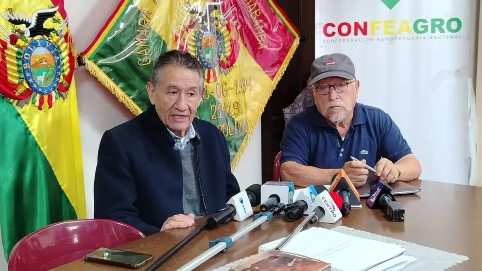 El vicepresidente de la CAC, Rolando Morales, y el gerente t&eacute;cnico de la CAC, Ramiro Guill&eacute;n. MELISSA REVOLLO