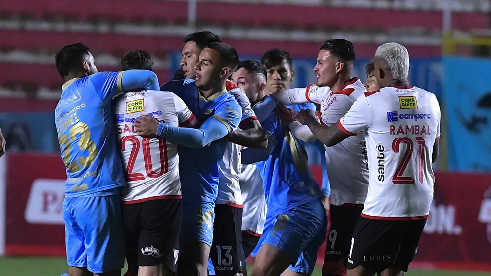 Incidentes en el partido entre Bol&iacute;var y Always Ready
