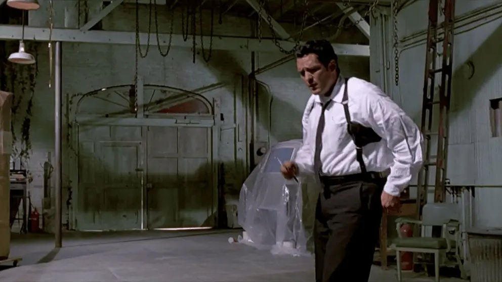 Michael Madsen, en una escena de 'Reservoir Dogs' (1992), filme dirigido por Quentin Tarantini. T&Oacute;NICA