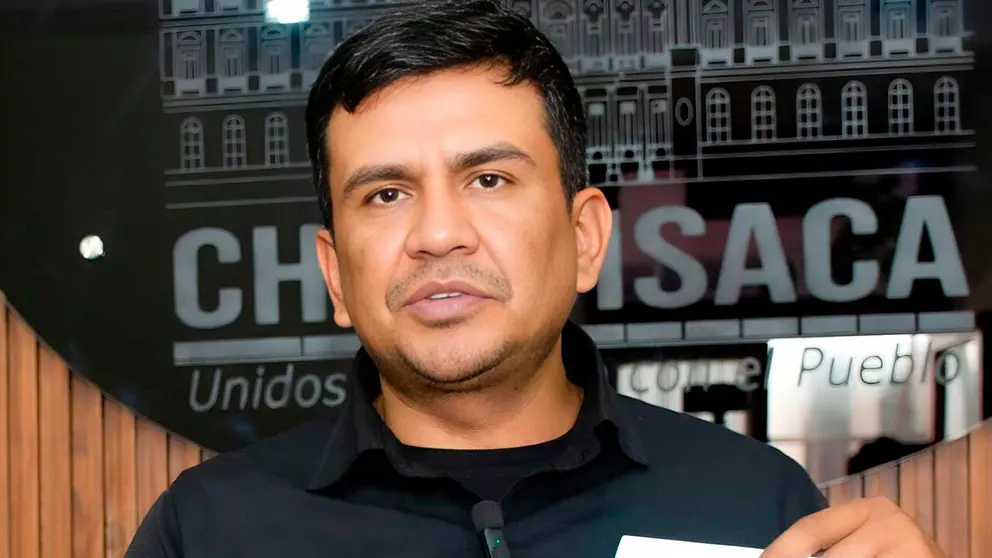 El gobernador interino de Chuquiasaca, en una conferencia de prensa pasada. ALDC