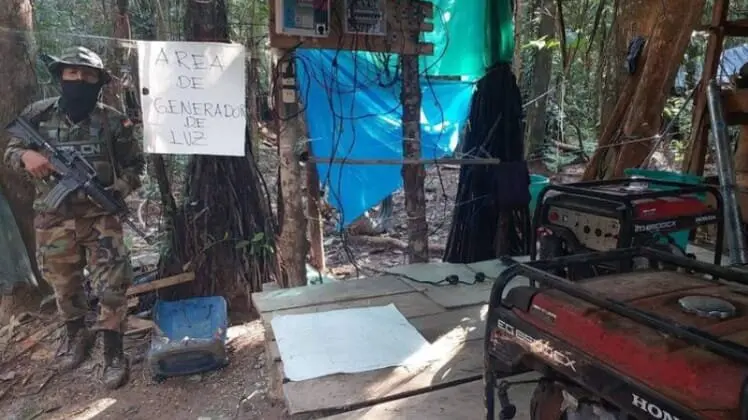 El laboratorio de cristalizaci&oacute;n de coca&iacute;na desmantelado por Umopar en la zona del Sindicato Minero Llallagua B. ABI