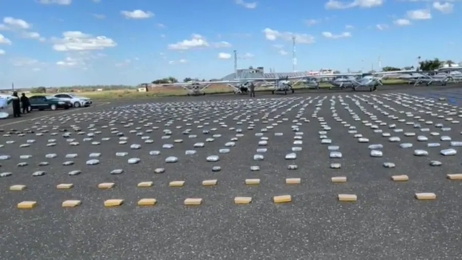 Producto de seis operativos a&eacute;reos y terrestres, la FELCN incaut&oacute; cerca de dos toneladas de droga entre clorhidrato de coca&iacute;na, pasta base y marihuana. CAPTURA DE PANTALLA