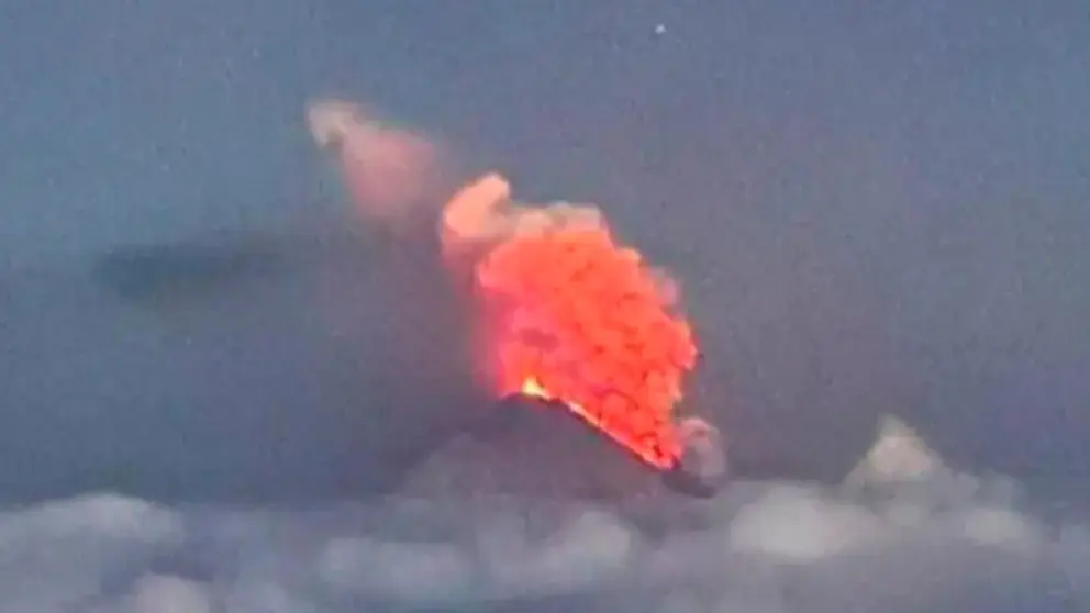 Volc&aacute;n en erupci&oacute;n en Rusia, horas despu&eacute;s del terremoto. TOMADA DE BBC