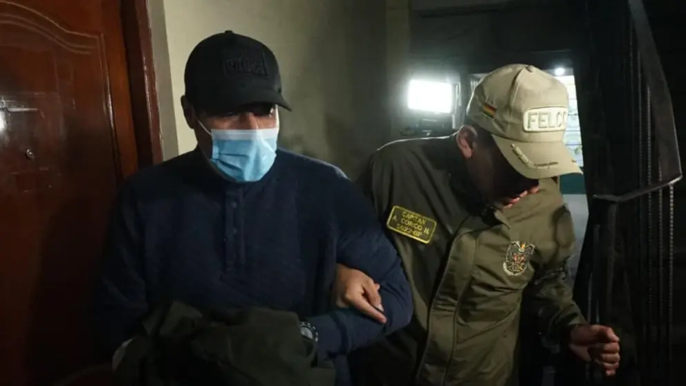 El exministro de Medio Ambiente Alan Lisperguer, tras ser detenido./ APG