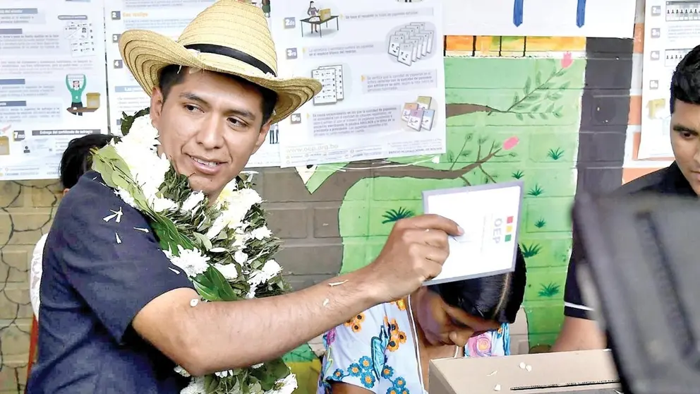 Andr&oacute;nico Rodr&iacute;guez (Alianza Popular) posa para las c&aacute;maras, en Entre R&iacute;os, Tr&oacute;pico cochabambino. / APG