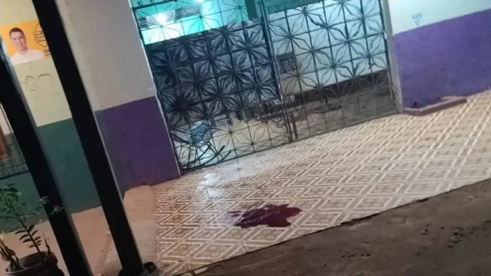 El lugar del crimen, donde el abogado Limber Cruz Baz&aacute;n fue atacado a balazos en su domicilio ubicado en el barrio Reyes. UNITEL