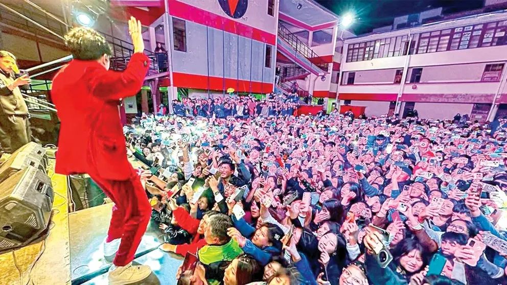 La agrupaci&oacute;n se presenta en el &ldquo;Saracho Fest&rdquo;, festival estudiantil en Oruro./ RRSS