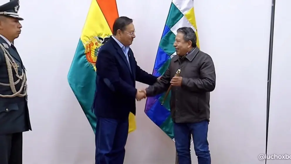 El presidente Luis Arce entreg&oacute; este martes el Bast&oacute;n de Mando al vicepresidente, David Choquehuanca. CAPTURA DE PANTALLA