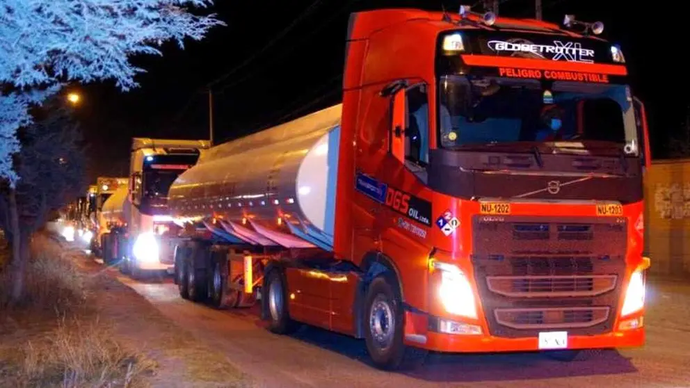 Cisternas con combustible. / Archivo