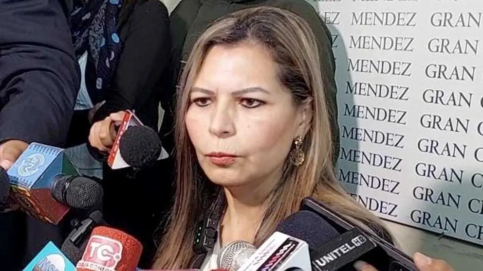 La ahora ex fiscal departamental de Tarija Sandra Guti&eacute;rrez en una pasada conferencia de prensa./ ERBOL