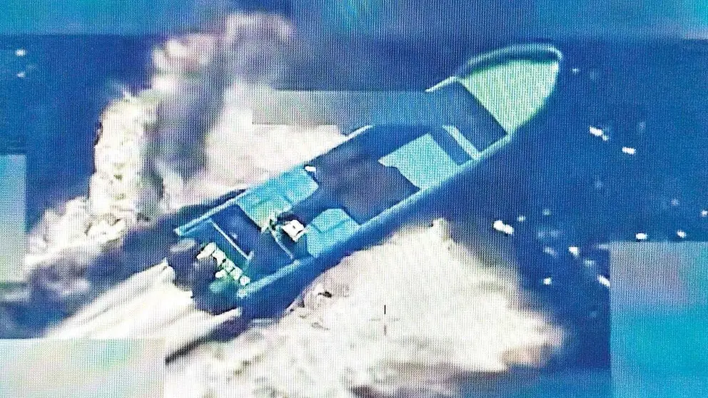La embarcaci&oacute;n que fue destruida por Estados Unidos./ RRSS