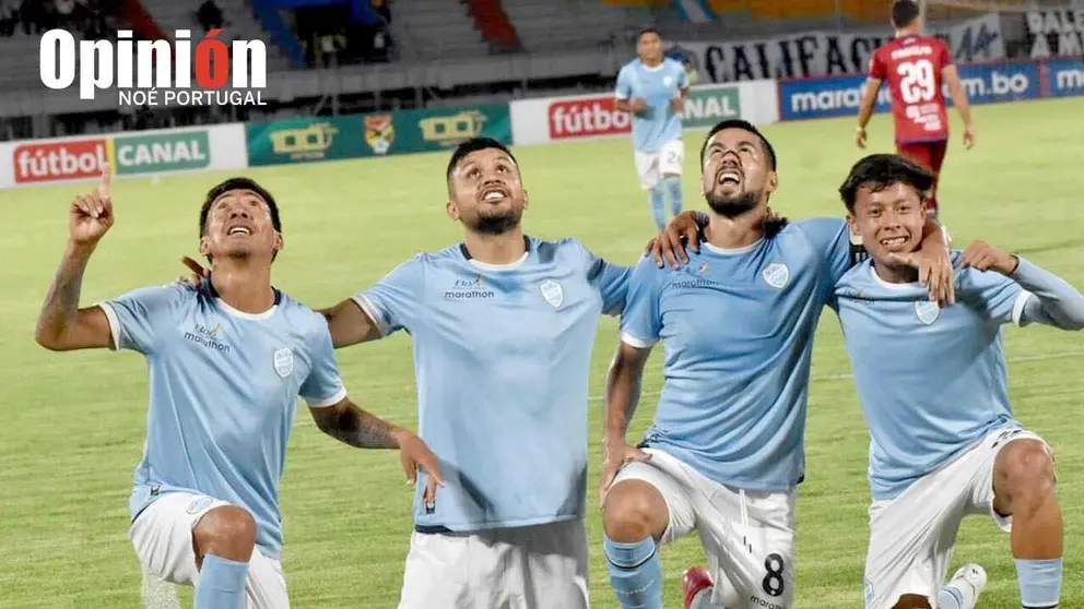 Jugadores de Aurora celebran el triunfo ante Guabirá en Cochabamba./ NOÉ PORTUGAL