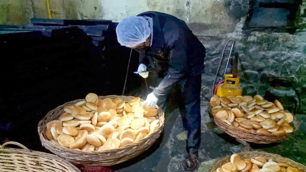 El control sanitario a cargo del SEDES en panader&iacute;as./ SEDES