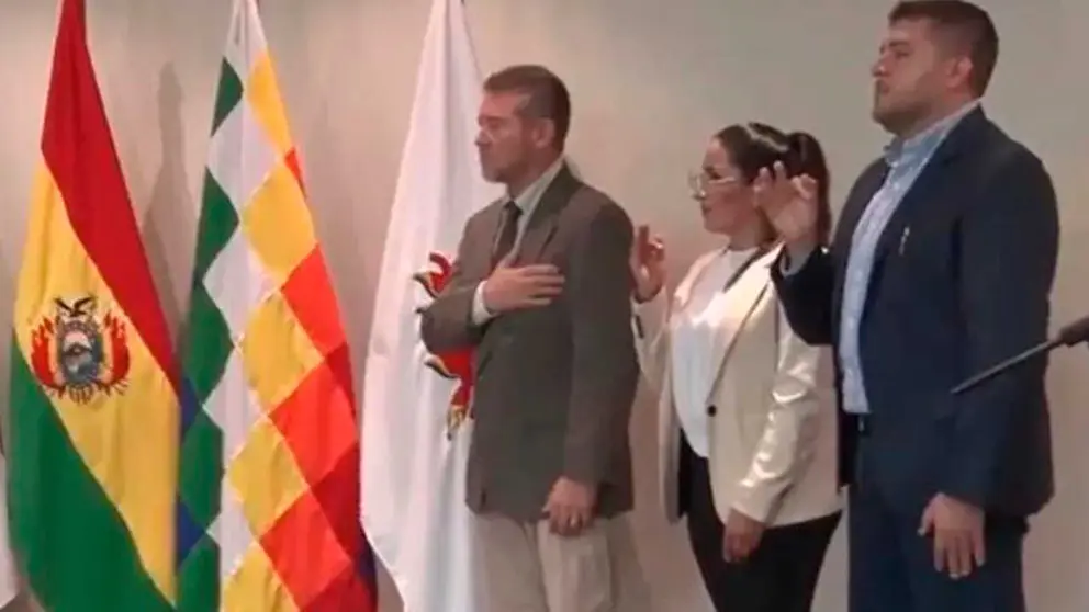 Juramente de las autoridades posesionadas. TOMADA DE URGENTE
