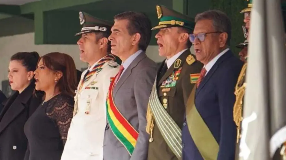 El presidente Rodrigo Paz y el vicepresidente Edmand Lara, en un acto de la Anapol. APG