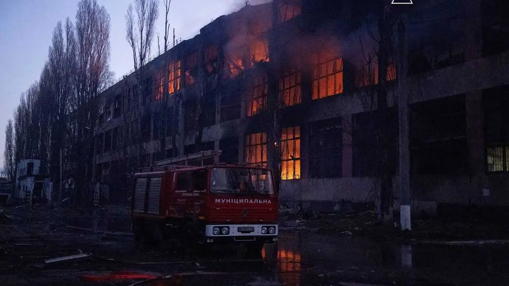 Una casa destruida, tras que Rusia lanz&oacute; un ataque masivo con misiles hipers&oacute;nicos contra Ucrania. VOLODIMIR ZELENSKY