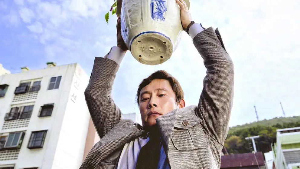 &lsquo;La única opción&rsquo;, del surcoreano Park Chan-wook, está en la cartelera de Cochabamba.