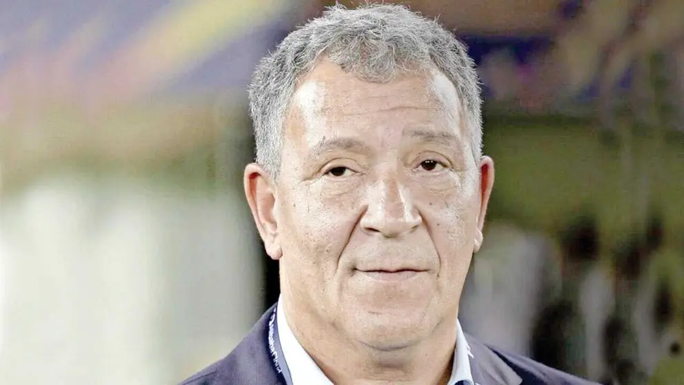 Ten Cate, m&aacute;ximo estratega de Surinam./ FACEBOOK