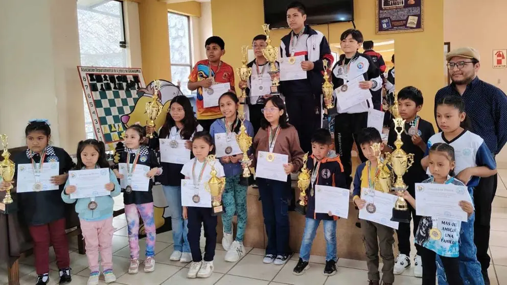Los premiados del torneo clasificatorio de la disciplina. FBA