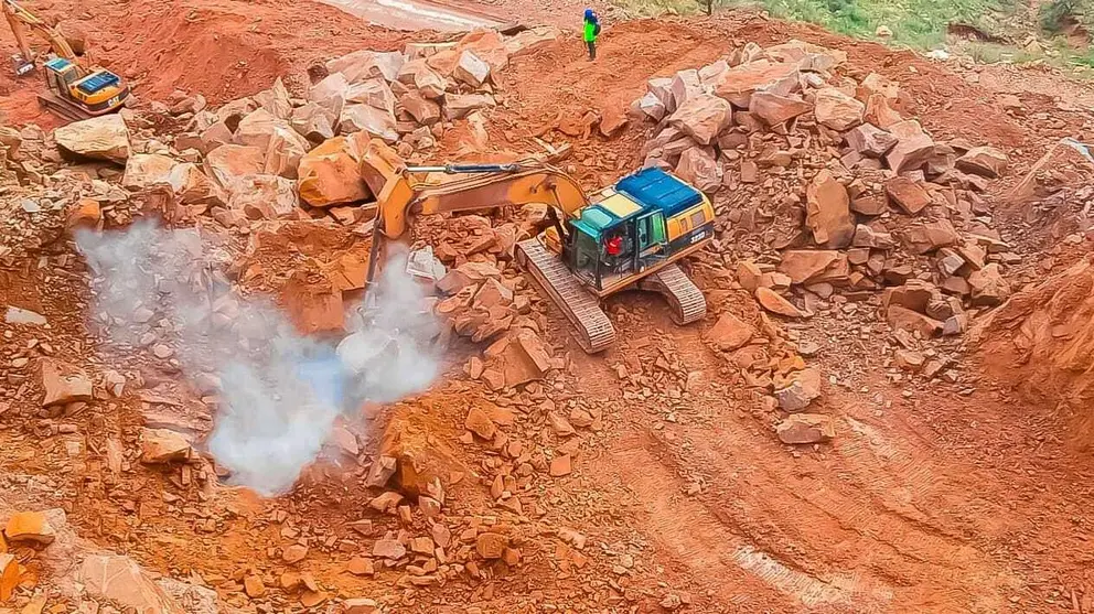 Trabajos de mantenimiento en un tramo de la ruta Oruro-Cochabamba. ABC