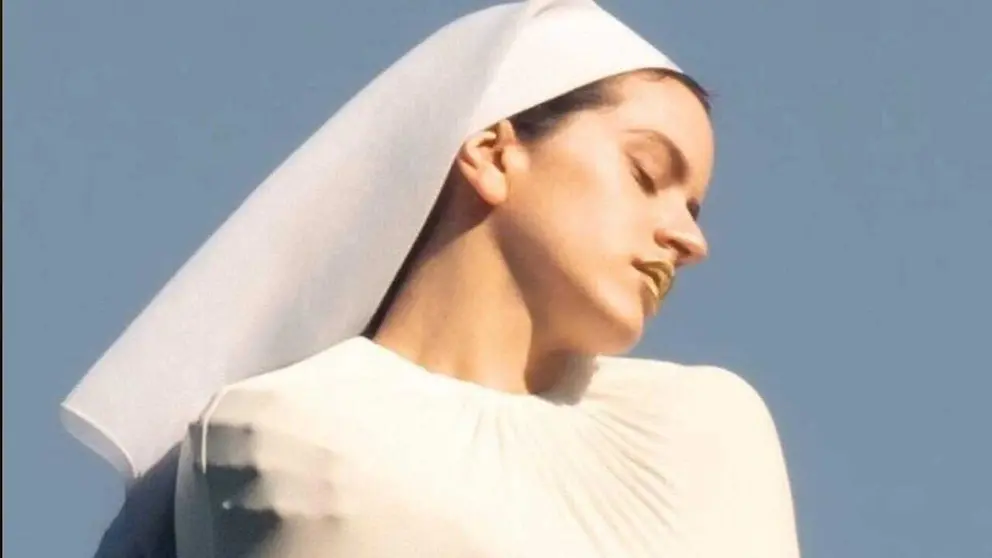 M.I.A. acus&oacute; p&uacute;blicamente a Rosal&iacute;a de haberle tomado la idea de vincular cristianismo y pop./ RRSS