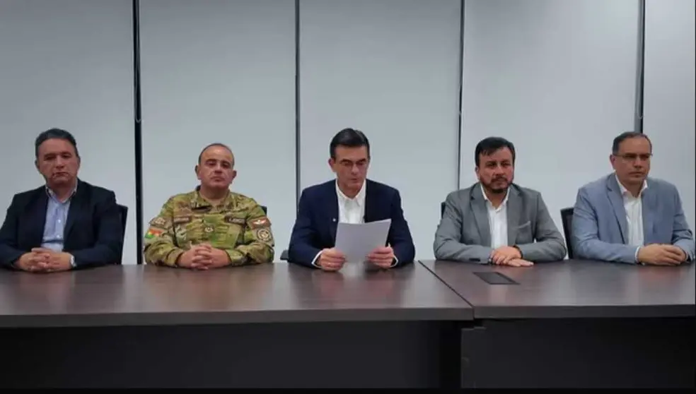 El presidente Rodrigo Paz dispone el resguardo militar en las plantas estrat&eacute;gicas de YPFB. ERBOL