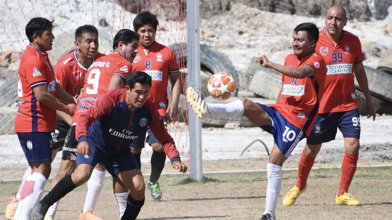 Los campeones del torneo cuadrangular de COBOCE Cemento: Mantenimiento. Dico Sol&iacute;s