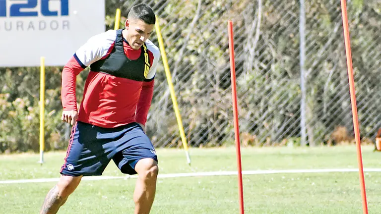 Pochi Ch&aacute;vez en una pr&aacute;ctica.