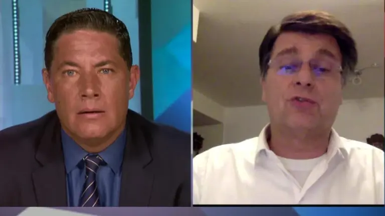 Marcel Guzm&aacute;n de Rojas en una entrevista con Fernando del Rinc&oacute;n en CNN.