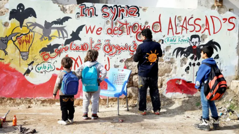Casi 28.000 ni&ntilde;os y ni&ntilde;as de sesenta pa&iacute;ses permanecen atrapados en el noreste de Siria. EFE