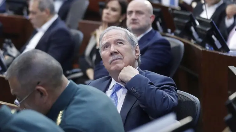 El ministro de Defensa de Colombia, Guillermo Botero en una audiencia en el Senado para una moci&oacute;n de censura. EFE