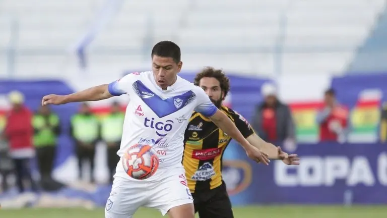 Una jugada de un partido de San Jos&eacute; en Oruro. ARCHIVO