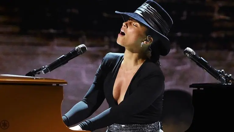 La cantante y compositora Alicia Keys durante la anterior edici&oacute;n de los Grammy./ ARCHIVO